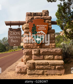 Ortseingangsschild, Willkommensschild, Zion Nationalpark, Utah, USA Stockfoto