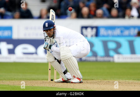 Englands Alex Hales in Aktion beim ersten Tag der zweiten Testspiel der Investec an einem Emirates-Fluss, Chester-Le-Street. Stockfoto