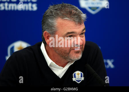 Schottlands Paul Lawrie auf einer Pressekonferenz, wo er Vize-Kapitän neben Padraig Harrington Irlands und Dänemarks Thomas Bjorn von Darren Clarke, europäische Kapitän für die 2016 Ryder Cup als seine ersten drei Vize-Kapitäne für den Wettbewerb gegen die Vereinigten Staaten im Hezeltine National Golf Club im September tagsüber zwei der BMW PGA Championship in Wentworth Club benannt wurde , Windsor. Stockfoto