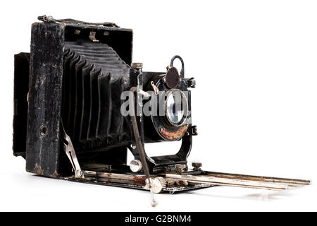 Alte schwarze Kamera isoliert auf weißem Hintergrund Stockfoto