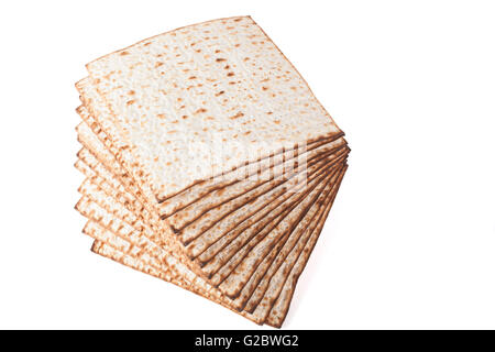 Matzot für Pesach isoliert auf weißem Hintergrund Stockfoto