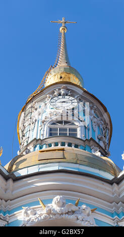 Bell Turm der St.-Nikolaus-orthodoxe Kathedrale in St. Petersburg, Russland. Oberen Teil Stockfoto