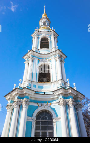 Bell Tower der orthodoxen St. Nikolaus-Marine-Kathedrale in St. Petersburg, Russland Stockfoto