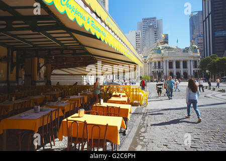 Restaurant in Praca Floriano (Floriano Quadrat), Centro, Rio De Janeiro, Brasilien Stockfoto