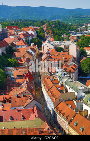 Blick über die Dächer von Radiceva Straße in Zagreb, Kroatien Stockfoto