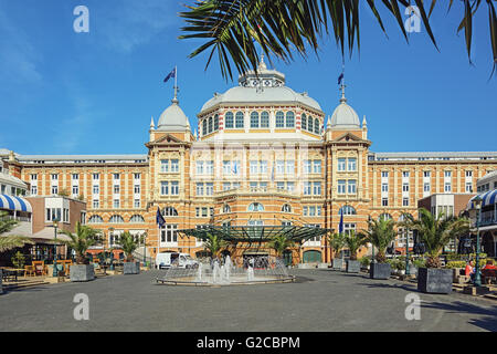 Grand Hotel Kurhaus den Haag am Strand und der Promenade von Scheveningen. Stockfoto