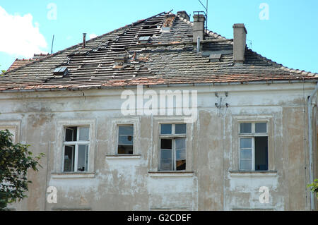 Alten ruiniert und verlassene Gebäude in Poznan, Polen Stockfoto