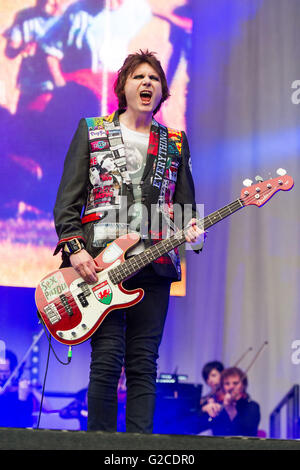 Manic Street Preachers führen am Swansea den Liberty Stadium am 28. Mai 2016. Das Foto zeigt Bassist Nicky Wire. Stockfoto