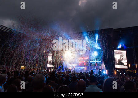 Manic Street Preachers führen bei Swansea den Liberty Stadium am 28. Mai 2016 auf ihrer Jubiläumstour Everything Must Go. Stockfoto