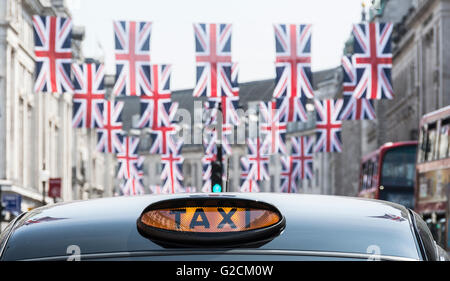 Die Fahnen sind auf Regent Street im Zentrum von London in Erwartung des 23. June Referendums zu bleiben oder die EU verlassen Stockfoto