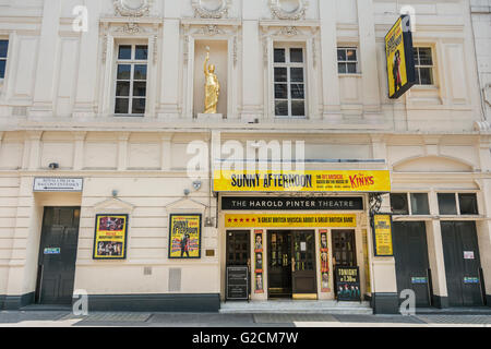 Edward Hall sonnigen Nachmittag am Pinter Theatre (ehemals The Comedy Theatre), Panton Street, London, SW1, UK Stockfoto