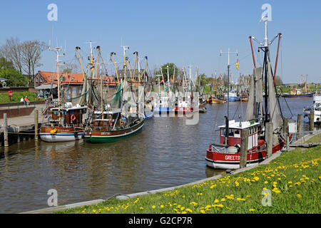 Hafen von Greetsiel, Krummhoern, Ostfriesland, Niedersachsen, Deutschland Stockfoto