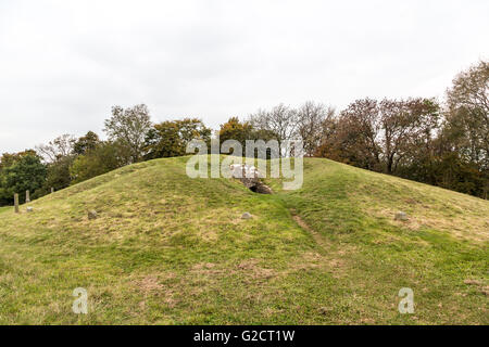 Uley Long Barrow, aka Hetty Pegler abschwenken, Gloucestershire, England, UK Stockfoto