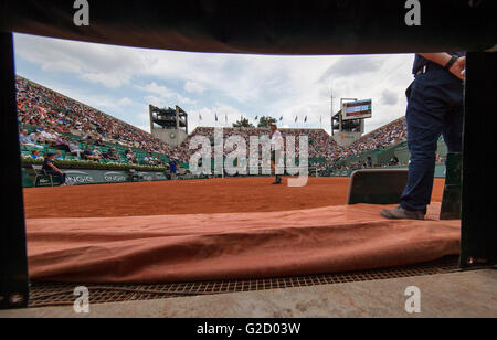 Paris, Frankreich.  27. Mai 2016. Tennis, Roland Garros, eine Vieuw aus der Grube in Court Suzanne Lenglen.  Bildnachweis: Henk Koster/Alamy Live-Nachrichten Stockfoto