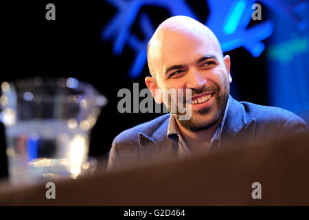 Heu-Festival - Samstag, 28. Mai 2016 - italienische investigativen Journalist und Autor Roberto Saviano spricht über seine Bücher über Korruption und das organisierte Verbrechen in Italien heute. Stockfoto