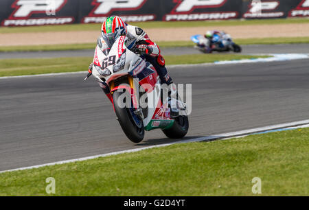 Donington Park, Derby, UK. 28. Mai 2016. World Superbike Acerbis UK Runde 7 in Donington Park. #69 Nicky Hayden beenden der Melbourne Loop während Superpole Stockfoto