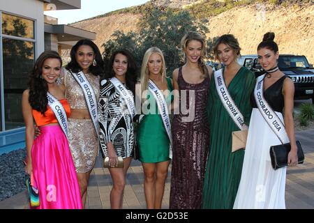 Henderson, NV, USA. 27. Mai 2016. Miss USA Connecticut, Tiffany Teixeira, Miss Georgia USA, Emanii Davis, Miss Indiana USA, Morgan Abel, Miss Mississippi USA, Haley Sowers, Miss USA 2015, Olivia Jordan, Miss California USA, Nadia Mejia, Miss Colorado USA, Caley-Rae Pavillard bei einem öffentlichen Auftritt für Miss USA 2016 Welcome Reception, Waters Edge Show Home, Henderson, NV 27. Mai 2016. Bildnachweis: James Atoa/Everett Collection/Alamy Live-Nachrichten Stockfoto