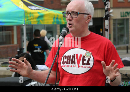 Wigan, England. 28. Mai 2016. Ein Lautsprecher mit einer Anti-Rassismus-Rallye in Wigan, UK, 28. Mai 2016 Credit: Barbara Koch/Alamy Live News Stockfoto