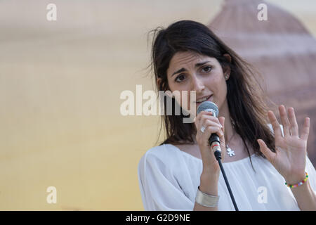 Rom, Italien. 28. Mai 2016. Virginia Raggi während ihres Wahlkampfes in Rom. © Andrea Ronchini/Pacific Press/Alamy Live-Nachrichten Stockfoto