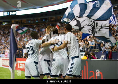 Vancouver, Kanada. 28 Mai 2016. Feiern Vancouver Whitecaps weiterleiten Octavio Rivero (29) Spiel Ziel zu binden. Vancouver Whitecaps gegen Houston Dynamo, BC Place Stadium.  Endstand 1: 1. Bildnachweis: Gerry Rousseau/Alamy Live-Nachrichten Stockfoto