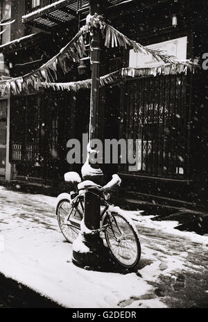 Fahrrad im Schnee Stockfoto