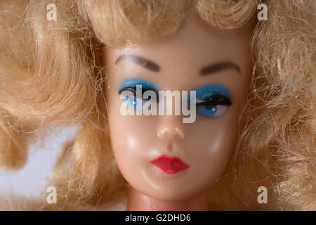 Nahaufnahme von Vintage Retro 60er Barbie Puppe Spielzeug Stockfoto