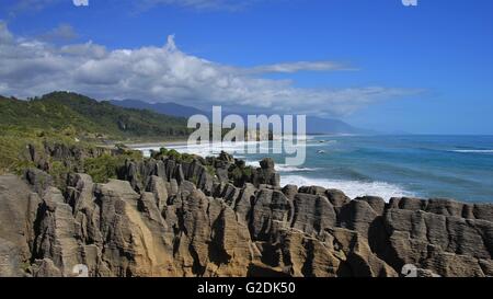 Einzigartige Felsformation an der West Küste Neuseelands. Pancake Rocks in Punakaiki. Stockfoto