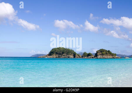 Stamm Cay mit dem Schnorchel Trail, Trunk Bay, St. John, US Virgin Islands Stockfoto