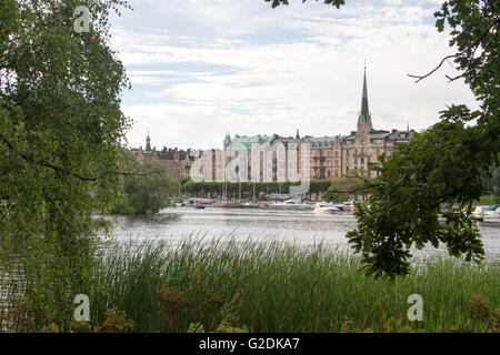 Strandvägen, im gehobenen Stadtteil Östermalm, gesehen von Djurgården, Stockholm, Schweden Stockfoto