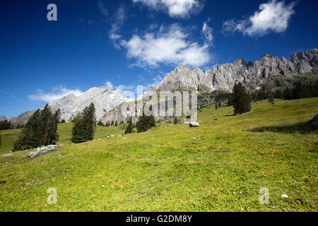 Landschaft der Umgebung in den österreichischen Alpen in der Nähe von Mühlbach Hochkönig Berg Stockfoto