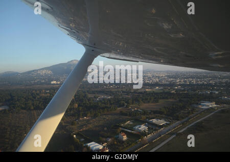 Chessna Flug Lektion. Bilder Fom über Athen, Tatoi Flughafen und Aegina Insel.  Ein tolles Geschenk von meinem guten Freund, Jim. Stockfoto