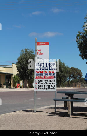 Schild Warnung vor Beginn einer entfernten Zone im australischen Outback - Australien Stockfoto