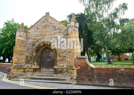 Portal des mittelalterlichen St.-Peter Kirche, Kirchgasse Bengeworth Evesham Wychavon Worcestershire UK Stockfoto