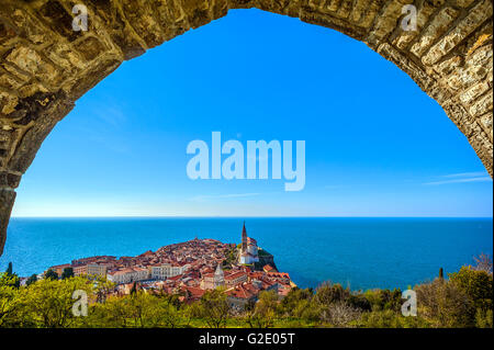 Slowenien-Küste und Kras Piran gesehen von den Wänden Stockfoto