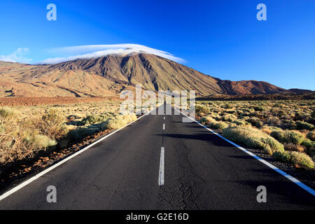 Straße, Vulkan, den Teide, Nationalpark Teide, Kanarische Inseln, Teneriffa, Spanien Stockfoto