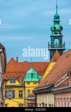 Slowenien Podravje Ptuj, Rathaus - Dächer und Spire von Slovenski Trg Stockfoto