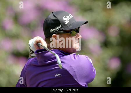 Der Schwede Peter Hanson schlägt am vierten Tag der BMW PGA Championship im Wentworth Club, Windsor, das 7. Loch ab. DRÜCKEN SIE VERBANDSFOTO. Bilddatum: Sonntag, 29. Mai 2016. Siehe PA Geschichte GOLF Wentworth. Bildnachweis sollte lauten: Steve Paston/PA Wire. EINSCHRÄNKUNGEN. Verwendung vorbehaltlich Stockfoto