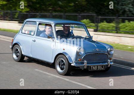 Mini Cooper Gt, klassische Sportwagen in Pendle, Lancashire, UK. 29. Mai 2016. Die Motoren brüllten in der rollenden Pennine Hills heute als Supersportwagen von klassisch bis zum heutigen Tag für die Charity-PowerFest angekommen treffen in Pendle. Bildnachweis: Cernan Elias/Alamy Live-Nachrichten Stockfoto