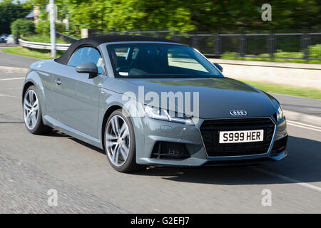 Audi Tt, Classic, 2-Sitzer, Sport, Auto, Pendle, Lancashire, UK. 29. Mai 2016. Die Motoren brüllten in der rollenden Pennine Hills heute als Supersportwagen von klassisch bis zum heutigen Tag für die Charity-PowerFest angekommen treffen in Pendle. Bildnachweis: Cernan Elias/Alamy Live-Nachrichten Stockfoto