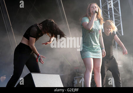 Southampton, Hampshire, UK. 29. Mai 2016. Kathleen Anne Brien erklingt in Southampton gemeine Volk (besser bekannt als Katy B, ist ein englischer Singer-Songwriter und Musiker in diesem Jahre gemeine Volk in Southampton Credit: Uknip/Alamy Live-Nachrichten Stockfoto