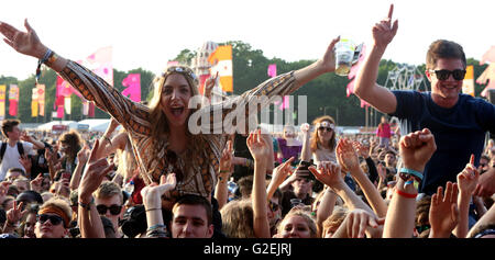 Southampton, Hampshire, UK. 29. Mai 2016. Kathleen Anne Brien erklingt in Southampton gemeine Volk (besser bekannt als Katy B, ist ein englischer Singer-Songwriter und Musiker in diesem Jahre gemeine Volk in Southampton Credit: Uknip/Alamy Live-Nachrichten Stockfoto