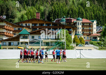 Kranzach, Österreich. 28. Mai 2016. Tschechischen Nationalmannschaft während einer Ausbildung Pcamp vor den Fußball Europameister in Kranzach, Österreich, 28. Mai 2016. © David Tanecek/CTK Foto/Alamy Live-Nachrichten Stockfoto