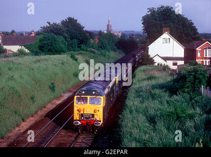 Ein paar der Klasse 50 Diesellokomotiven zahlen 50007 und D 400/50050 eine "Abschied Klasse 50" Kopfteil am letzten Tag der Klasse 50. Stockfoto