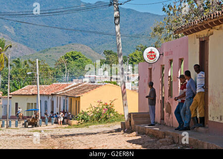 Horizontale Straßenansicht in Trinidad, Kuba. Stockfoto