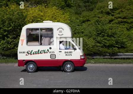 Slaters Molkerei ICES-Fahrzeug an der Pendle Power Fest, eine klassische, Veteran und Heritage Motor Show im Nelson & Colne College, Barrowford, Lancashire, UK Stockfoto