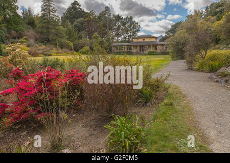 Blick auf die Casita (italienische Teehaus), garnieren, Insel oder Illnaculin in Bantry Bay, Glengarriff, Co. Cork, Irland. Stockfoto