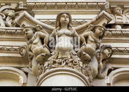 Kirche des Heiligen Kreuzes in Lecce, Basilica di Santa Croce, Hauptstadt Dekoration Stockfoto