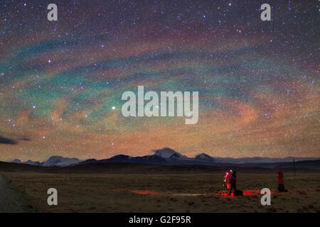 Die atmosphärische Schwerewellen durch eine dünne Schicht aus leuchtenden Atmosphäre genannt Airglow enthüllt wird gefangen genommen von der tibetischen Hochebene Stockfoto