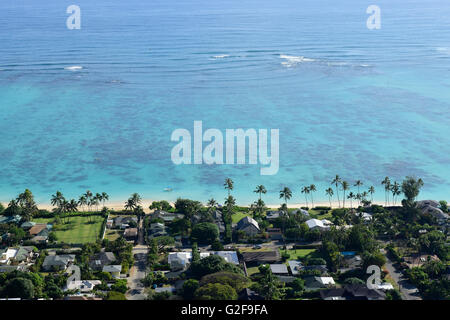 Erhöhten Blick auf die Küste von Lanikai Beach, Oahu, Hawaii. Stockfoto