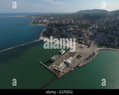 Draufsicht auf die Marina und Kai von Noworossijsk Stockfoto